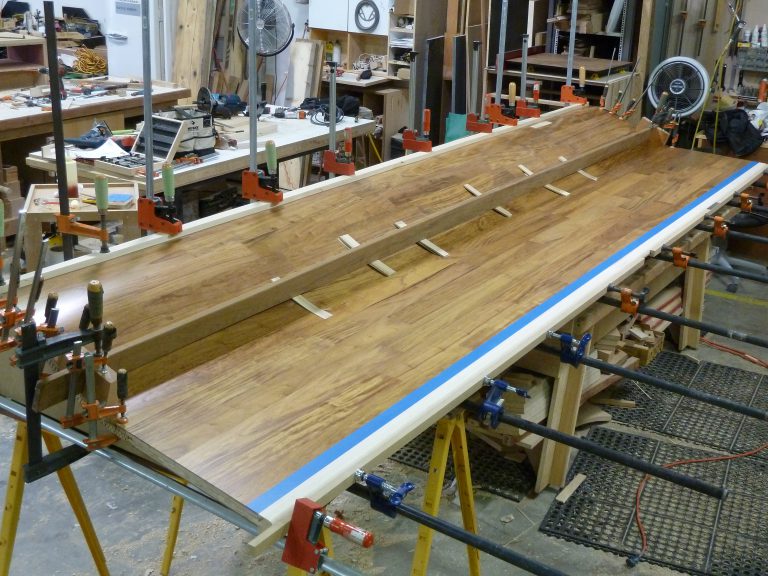 The making of a unique, seamless floor to workdesk curved countertop